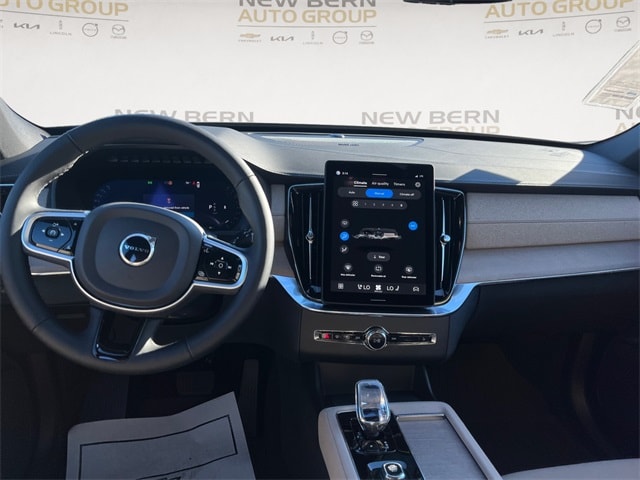 2026 Volvo XC90 Plus - Photo 10
