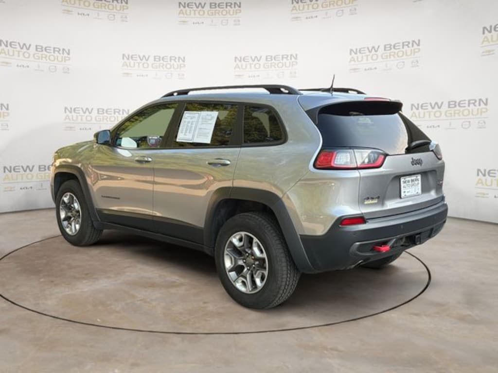 Used 2019 Jeep Cherokee Trailhawk SUV