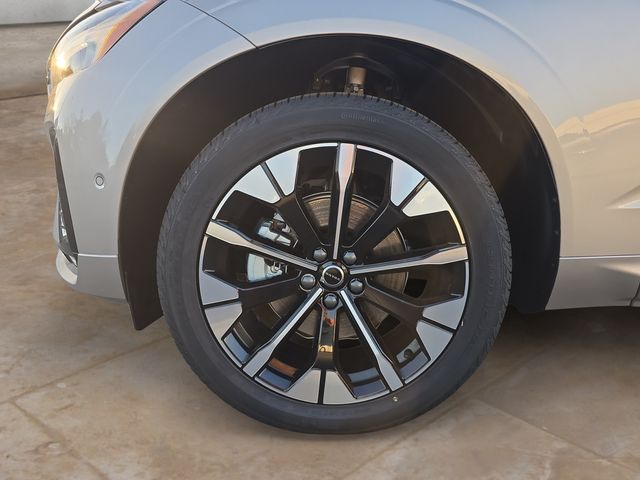 2026 Volvo XC60 Plus - Photo 14