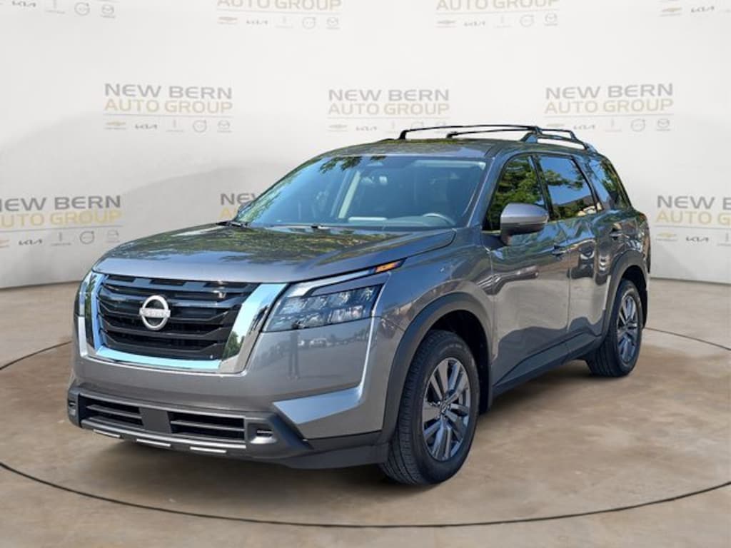 Used 2024 Nissan Pathfinder SV SUV