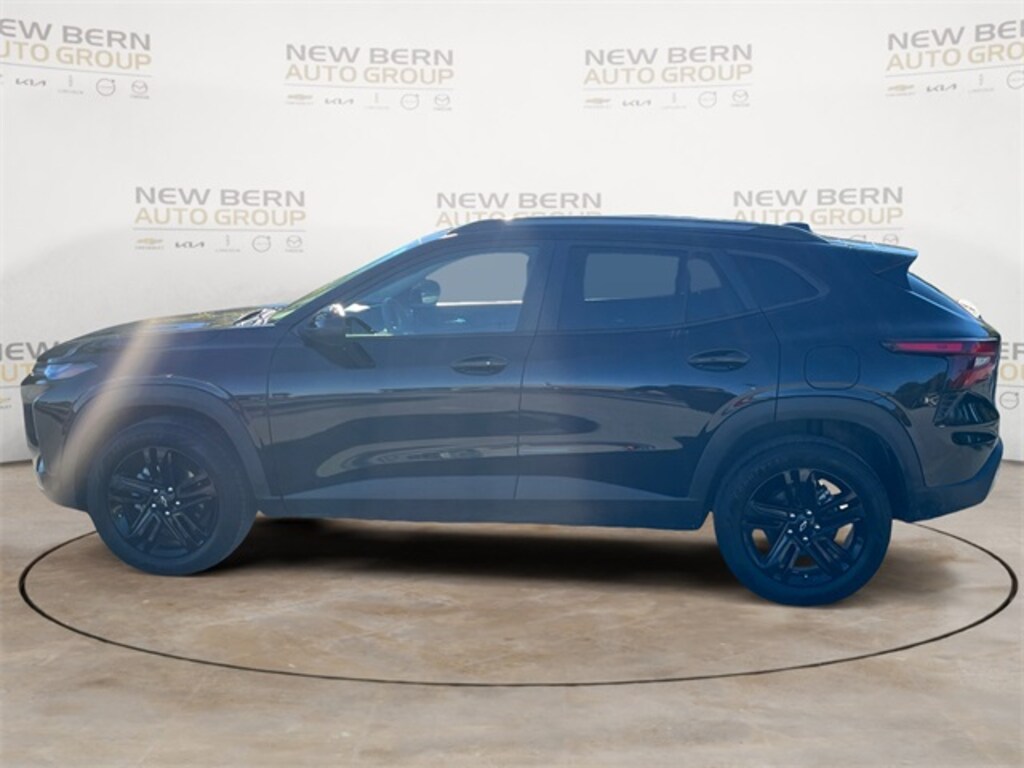 Used 2025 Chevrolet Trax Activ SUV
