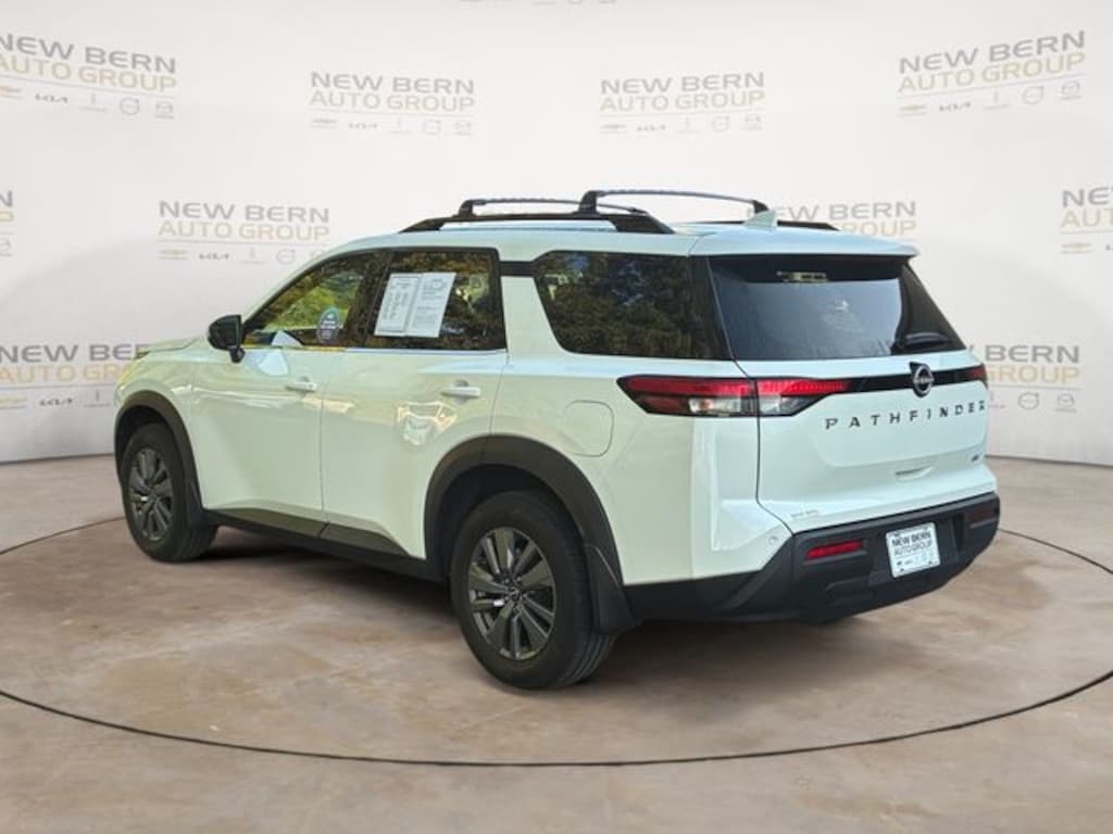 Used 2024 Nissan Pathfinder SV SUV