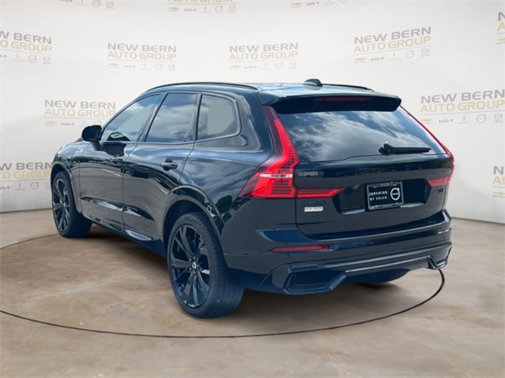 Certified 2025 Volvo XC60 plug-in hybrid T8 Ultra Black Edition SUV