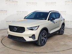 2026 Volvo XC40 B5 Core AWD SUV