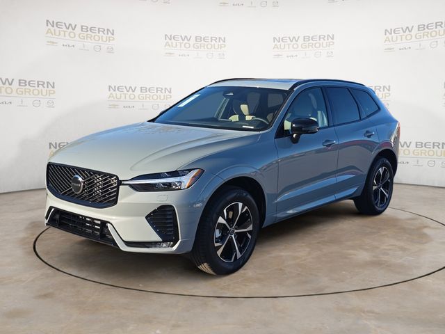 2026 Volvo XC60 B5 Core Dark AWD's photo