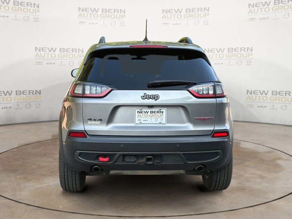 Used 2019 Jeep Cherokee Trailhawk SUV