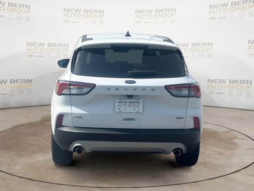 Used 2022 Ford Escape Hybrid SE SUV