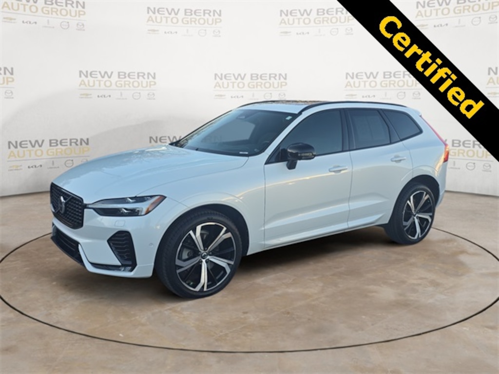 Certified 2022 Volvo XC60 B6 R-Design SUV