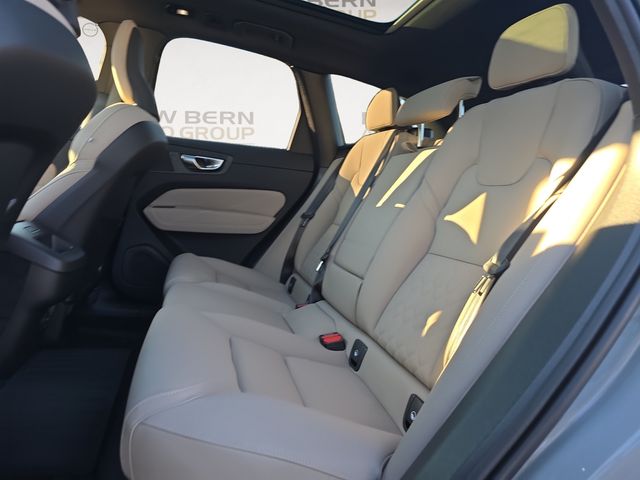 2026 Volvo XC60 Plus - Photo 13