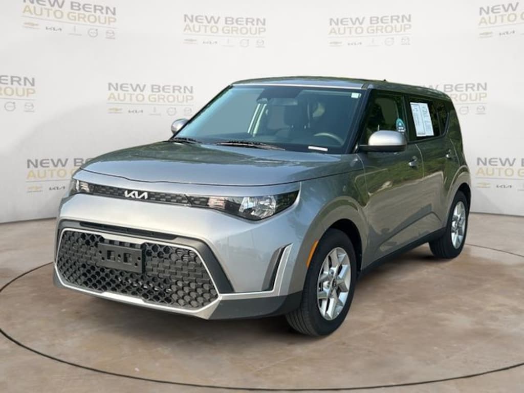 Used 2025 Kia Soul LX Hatchback
