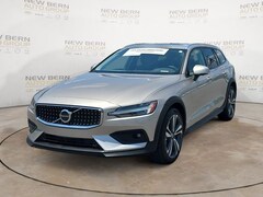 2026 Volvo V60 Cross Country B5 Plus AWD Wagon