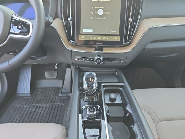 2026 Volvo XC60 Plus - Photo 11