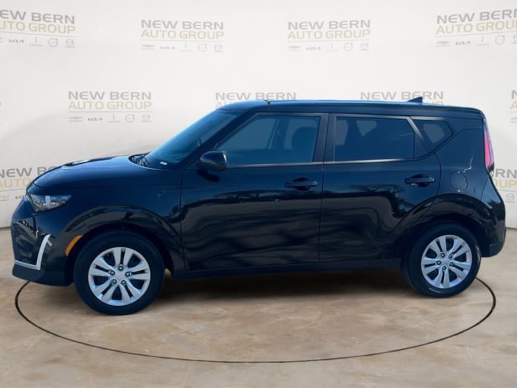 Used 2025 Kia Soul LX Hatchback