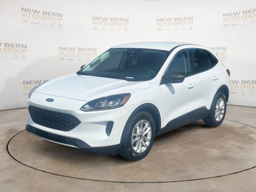 Used 2022 Ford Escape Hybrid SE SUV