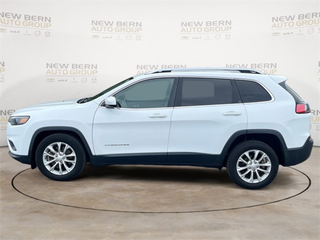 Used 2019 Jeep Cherokee Latitude SUV