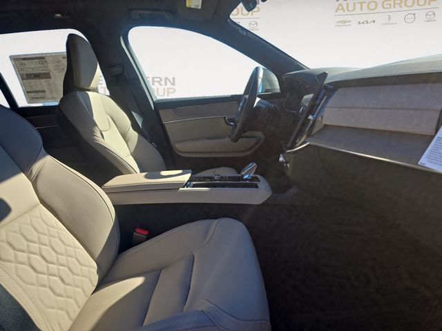 2026 Volvo XC90 Plus - Photo 15