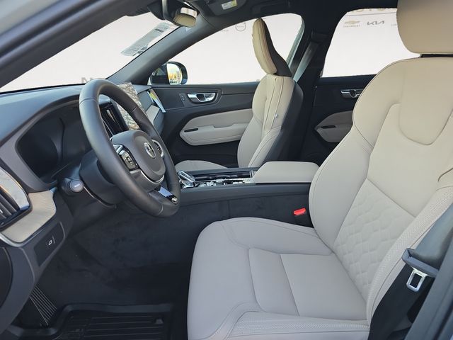 2026 Volvo XC60 Plus - Photo 9