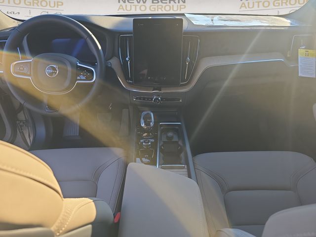 2026 Volvo XC60 Plus - Photo 10