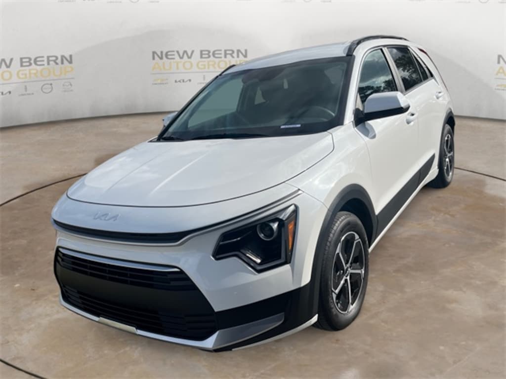 Used 2025 Kia Niro LX SUV