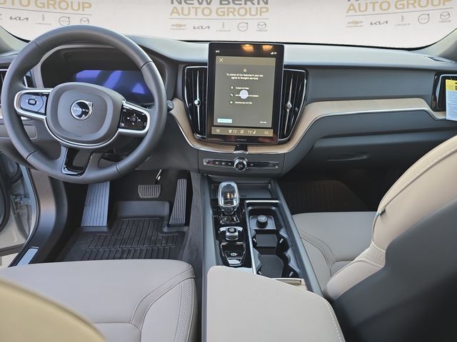 2026 Volvo XC60 Plus - Photo 10