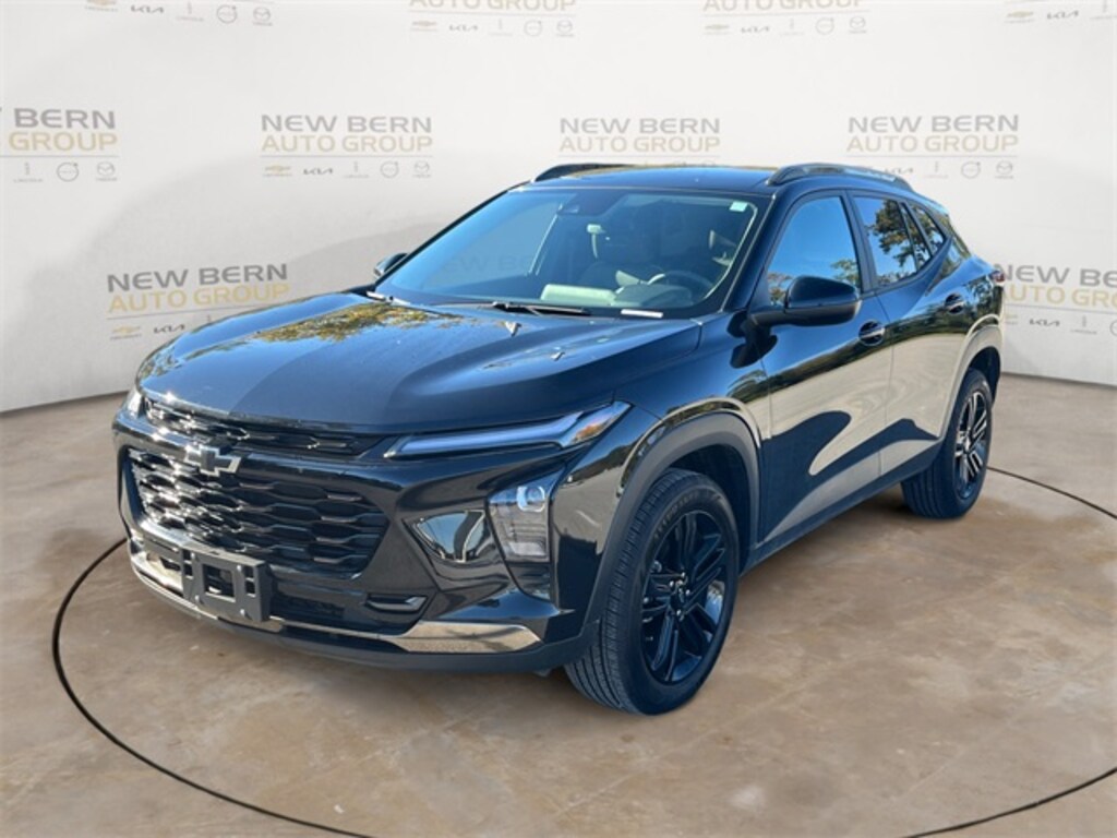 Used 2025 Chevrolet Trax Activ SUV