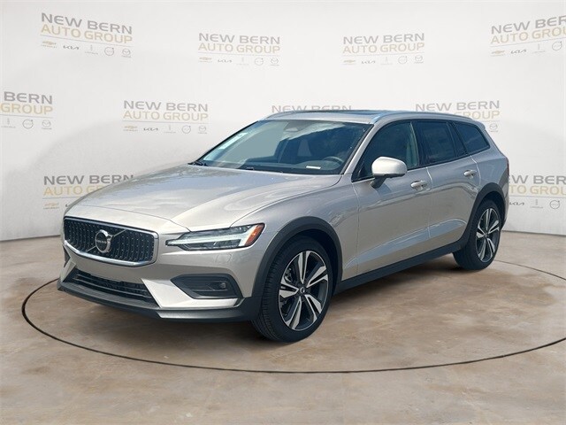 2026 Volvo V60 Cross Country B5 Plus AWD Wagon