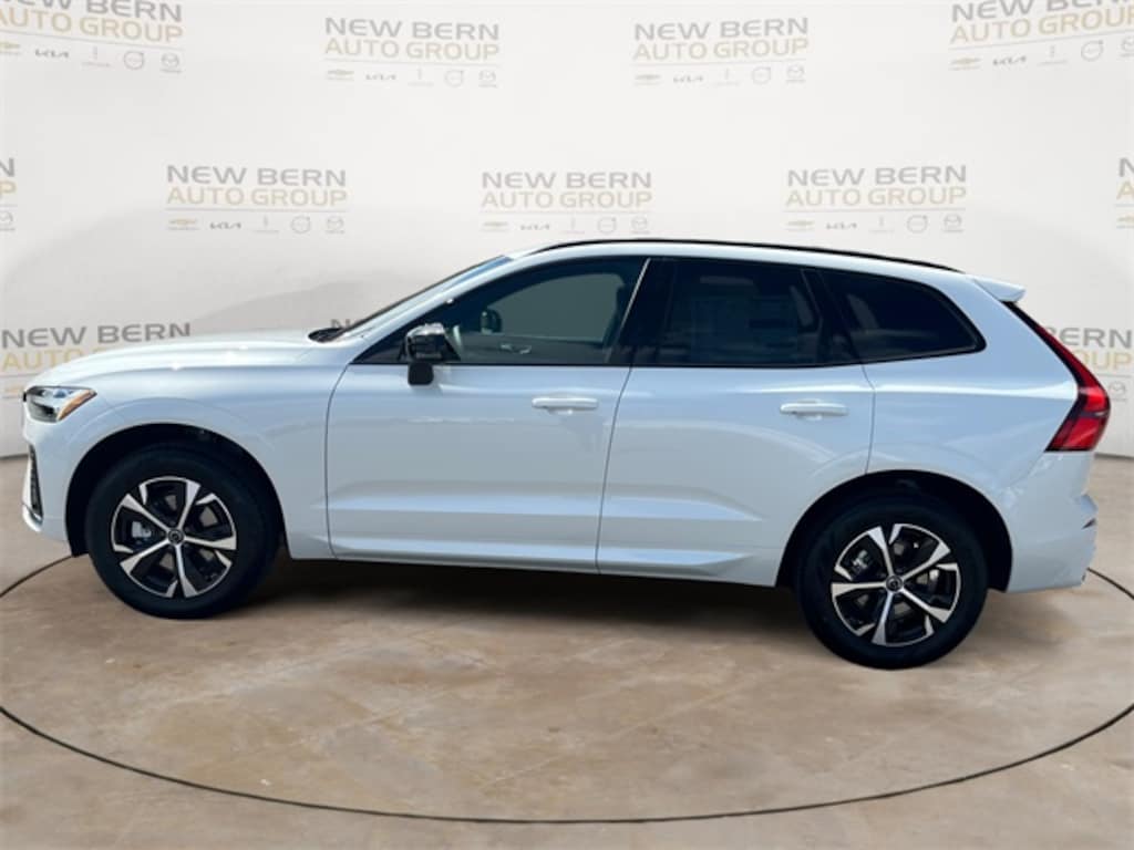 New 2026 Volvo XC60 B5 Core SUV