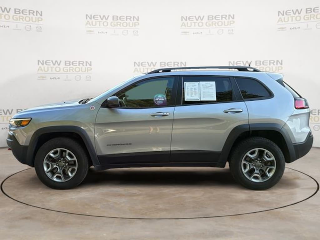 Used 2019 Jeep Cherokee Trailhawk SUV