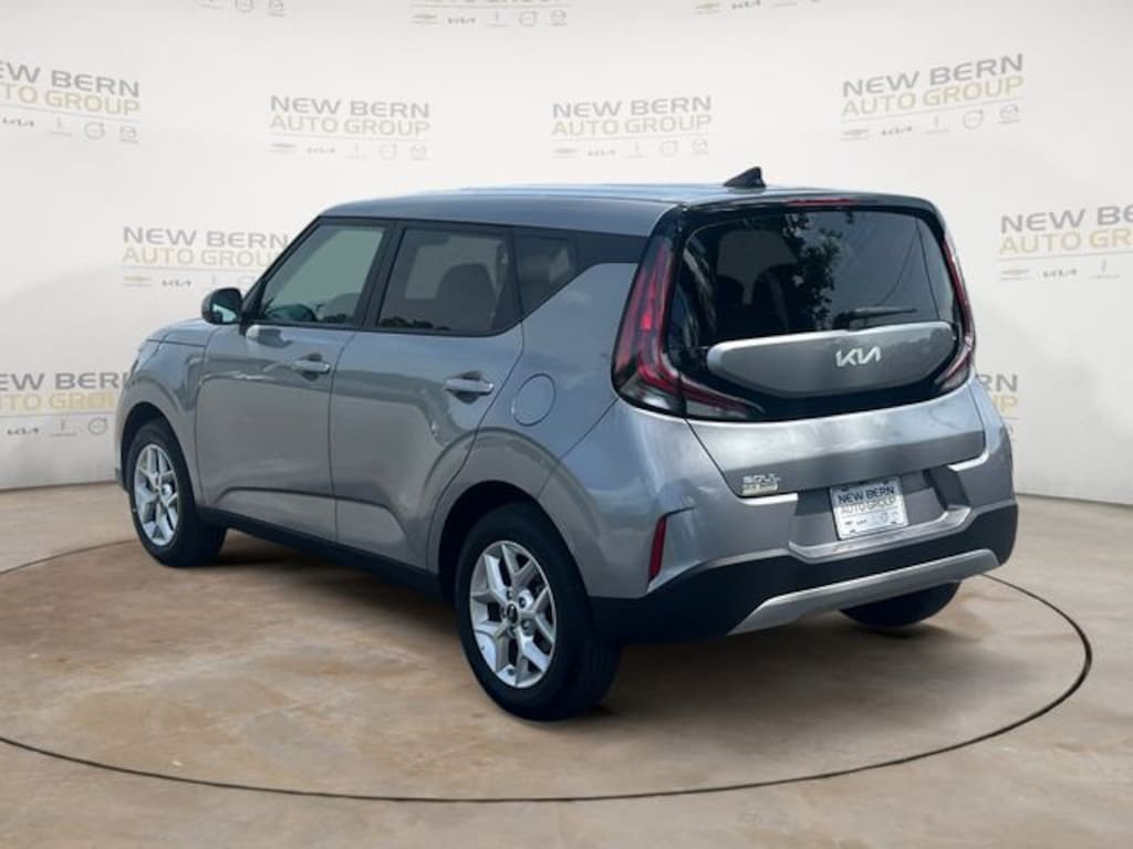 Used 2025 Kia Soul LX Hatchback