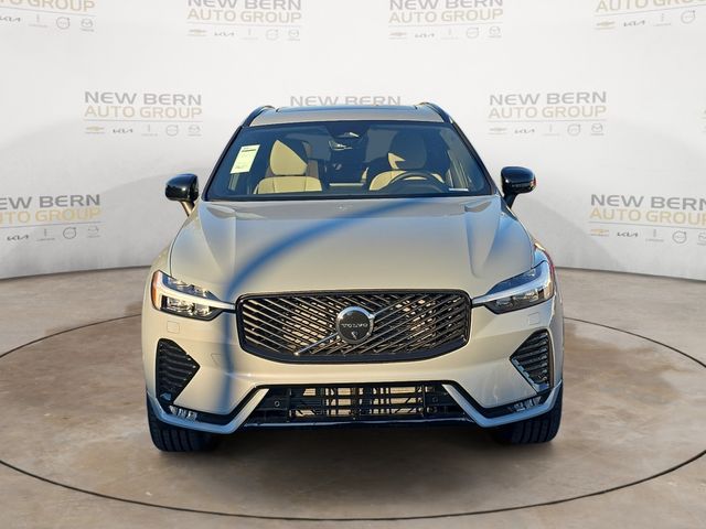 2026 Volvo XC60 Plus - Photo 8