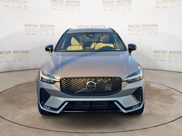 2026 Volvo XC60 Plus - Photo 8
