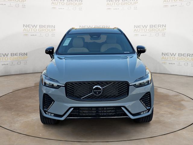 2026 Volvo XC60 Plus - Photo 8