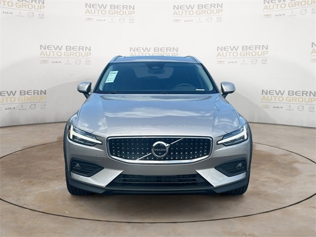 2026 Volvo V60 Cross Country Plus - Photo 8