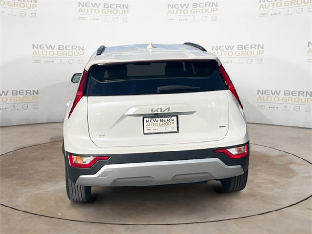 Used 2025 Kia Niro LX SUV