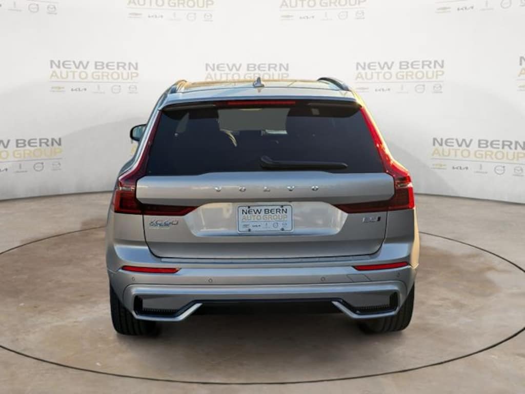 New 2026 Volvo XC60 B5 Plus SUV