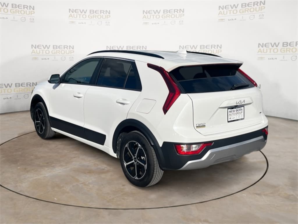 Used 2025 Kia Niro LX SUV