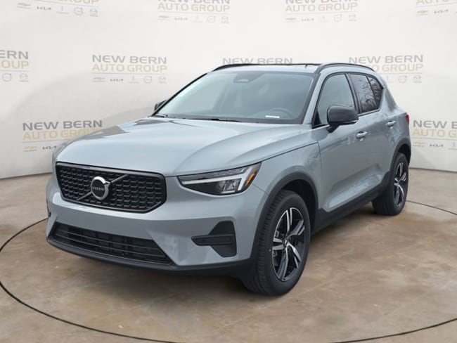 2026 Volvo XC40 B5 Core AWD SUV