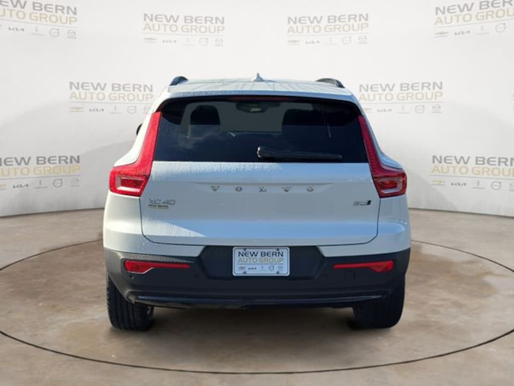 New 2026 Volvo XC40 B5 Plus SUV
