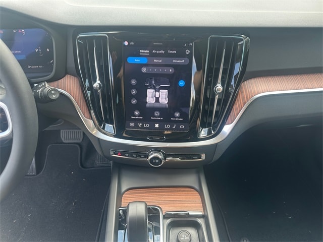 2026 Volvo V60 Cross Country Plus - Photo 11