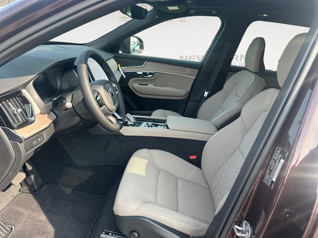 2025 Volvo XC90 Core - Photo 9