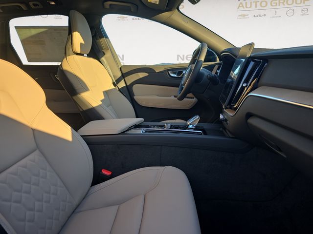 2026 Volvo XC60 Plus - Photo 15