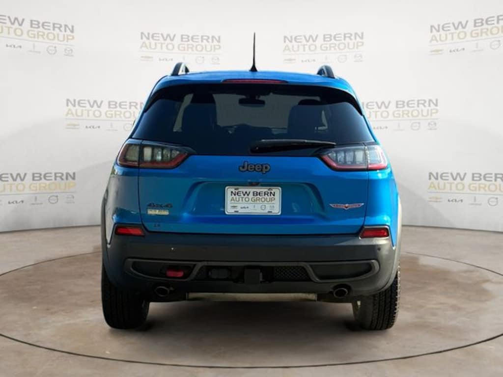 Used 2019 Jeep Cherokee Trailhawk SUV
