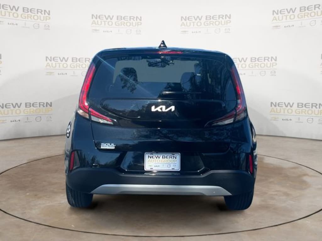 Used 2025 Kia Soul LX Hatchback