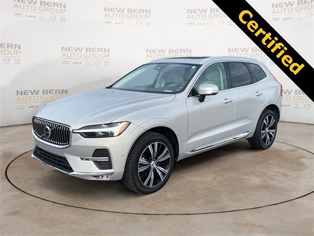 2023 Volvo XC60 Plus's photo