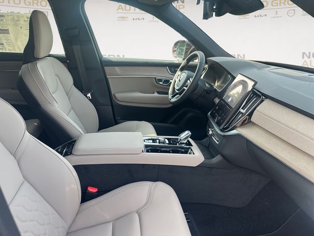 2025 Volvo XC90 Core - Photo 15