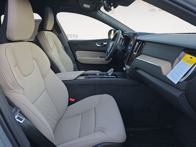 2026 Volvo XC60 Plus - Photo 15