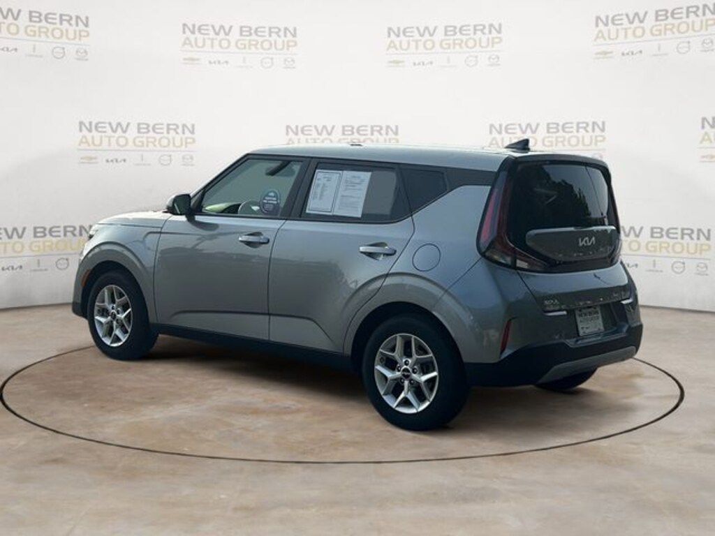 Used 2025 Kia Soul LX Hatchback