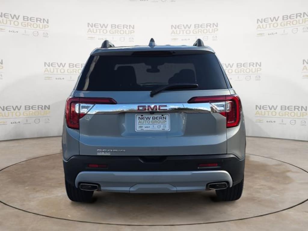 Used 2023 GMC Acadia SLE SUV