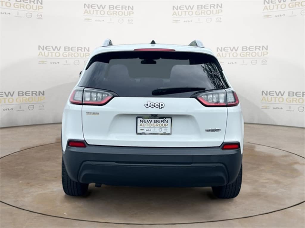 Used 2019 Jeep Cherokee Latitude SUV
