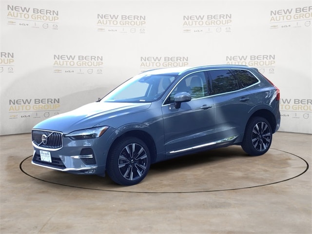 2023 Volvo XC60 B5 Ultimate Bright Theme